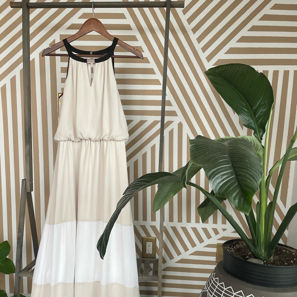 Beautiful colorblock keyhole dress.